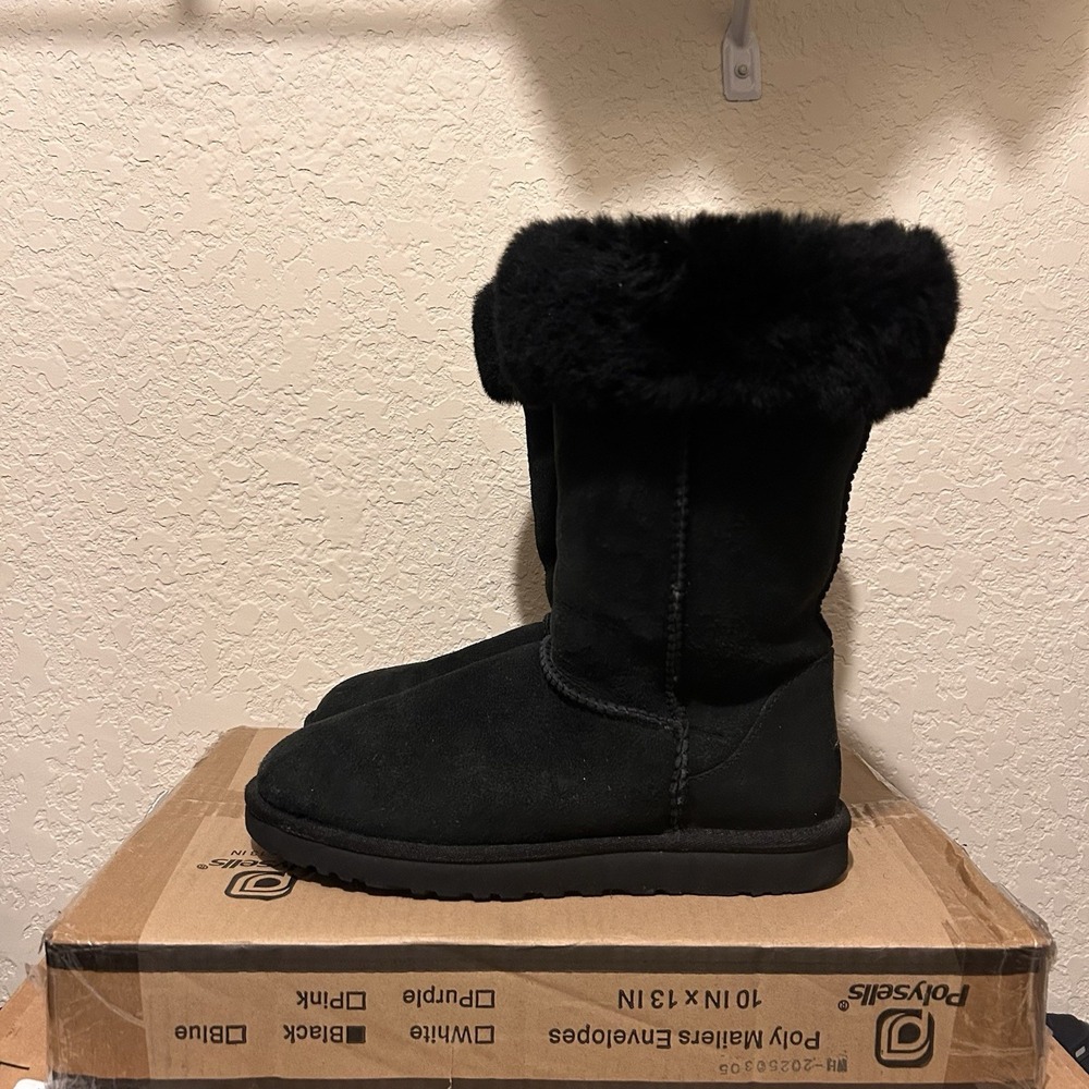 UGG Women's Classic Tall II Black Winter Boot Size 8